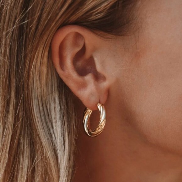 18k Gold Plated Twisted Rope Hoop Earrings - Picture 1 of 7